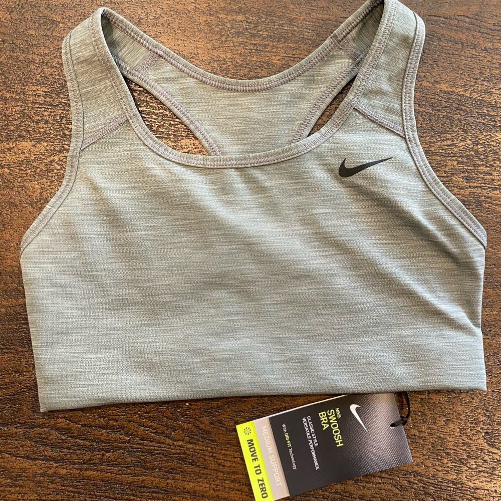 NIKE BUNDLE WOMENS SPORTS BRA (Small)